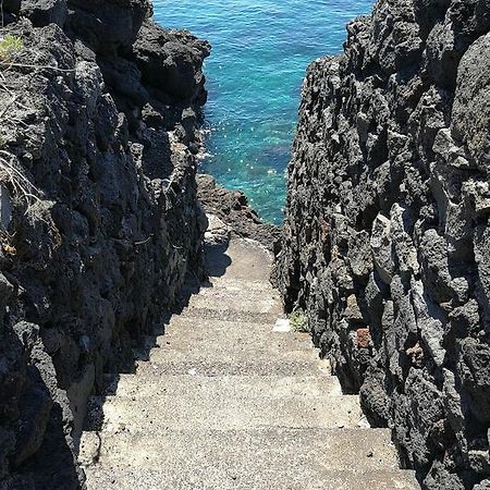 Il Giardino Dei Limoni Bed & Breakfast Aci Castello Exterior photo
