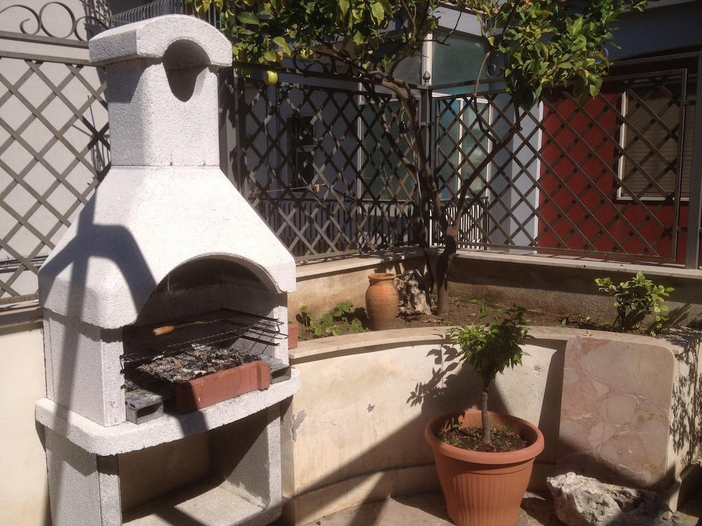 Il Giardino Dei Limoni Bed & Breakfast Aci Castello Exterior photo