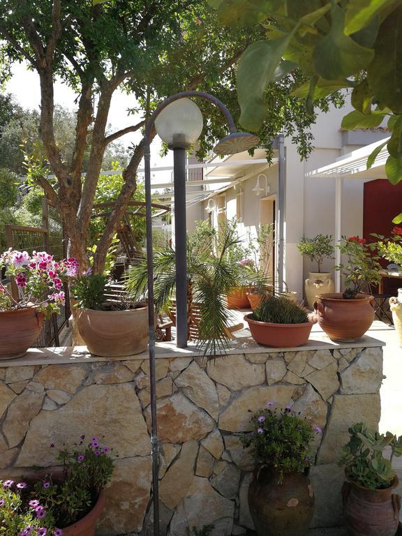 Il Giardino Dei Limoni Bed & Breakfast Aci Castello Exterior photo